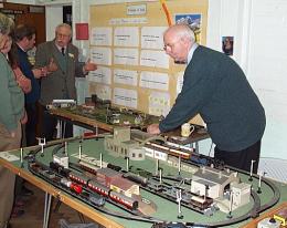 layout4.jpg (15269 bytes)